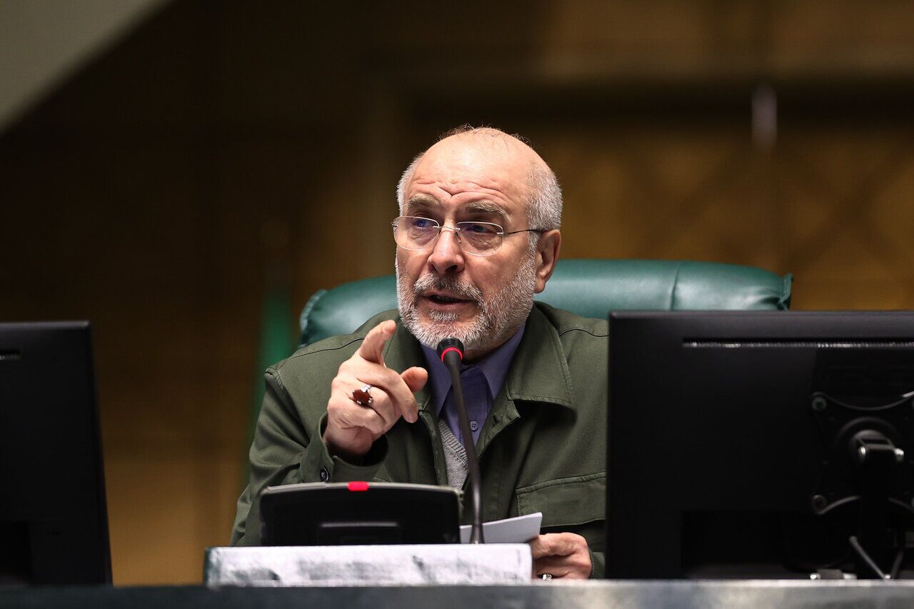 قالیباف: کالاهایی که به ارز ترجیحی ارتباطی ندارند نباید گران شوند / تصمیمات نباید به گونه ای باشد که مجددا دست در جیب مردم کنیم