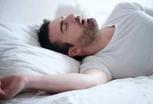 چرا خروپفکنندگان با وجود سر و صدا از خواب بیدار نمیشوند؟