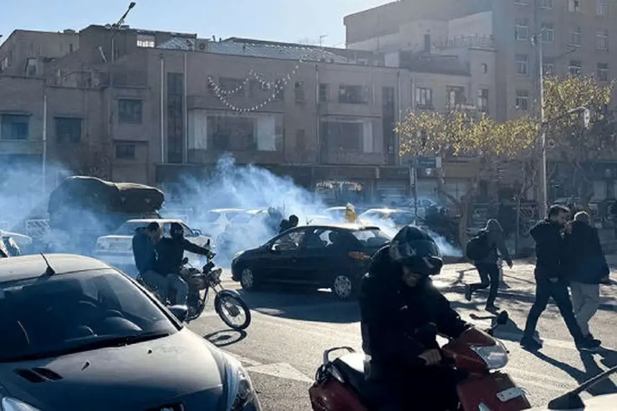 روزنامه هم میهن: برای نجات از سرگردانی میان گذشته و آینده، چارهای جز بازگشت آرامش به جامعه نداریم