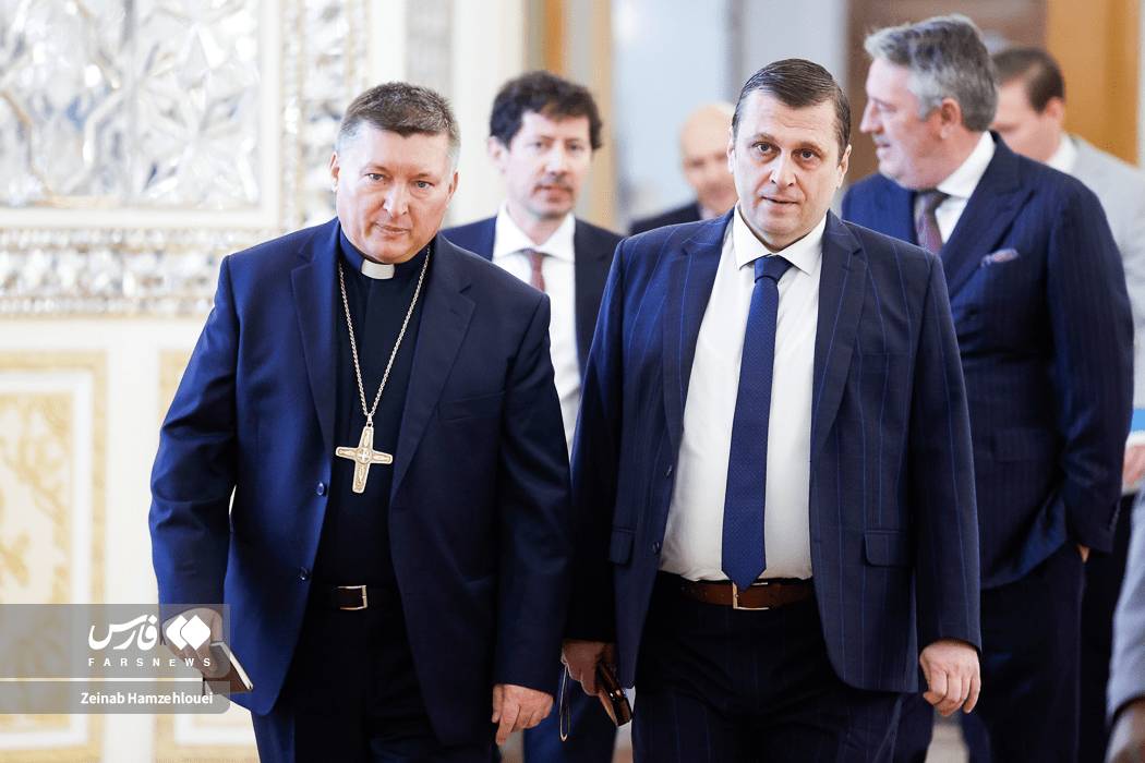 عکس/ نشست وزیر امور خارجه با سفرای خارجی مقیم تهران