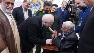 عكسي ديدني از رئيس مجلس و رئيس بسيج كارگري كشور در اجتماع «کارگران در مسیر حاج قاسم»