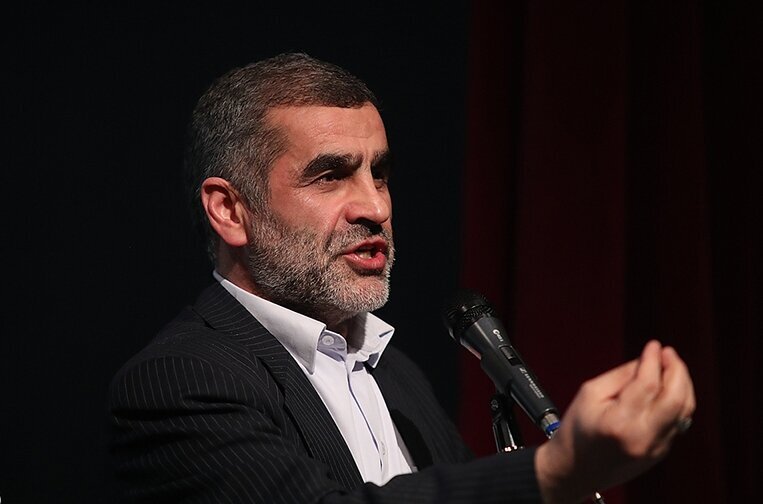واکنش نائب رئیس مجلس به سخنان ترامپ درباره رهبری: اظهاراتش شبیه شوخی است/ رهبر انقلاب مرجع تقلید، رهبر سیاسی و خط قرمز هستند/ ترامپ بیادب است