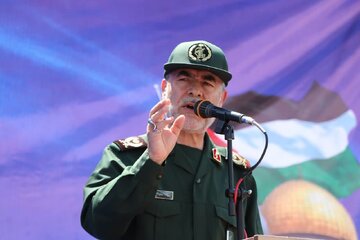 معاون سیاسی سپاه: بازاریان صف خود را از اغتشاشگران جدا کردند / مردم در جنگ ۱۲روزه دشمن را به خوبی شناختند