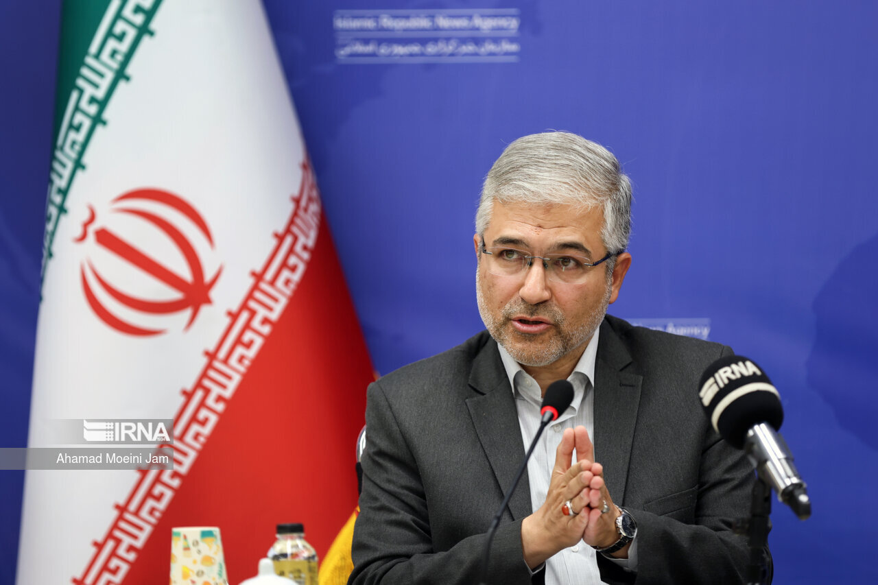 خبر مهم یک نماینده مجلس برای یارانه بگیران/ یارانههای نقدی تا سقف ۷۰۰ هزار تومان افزایش مییابد