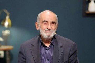 محاسبات مدیر مسئول کیهان برای استفاده از کلمه انتقام/ شریعتمداری، صدای مجری همسو را هم درآورد: حالا وقت این حرفهاست؟