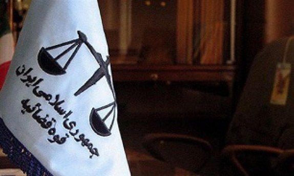 قوه قضاییه: الزام زنان به استفاده از چادر مطابق بخشنامه سازمان زندان‌ها ممنوع است