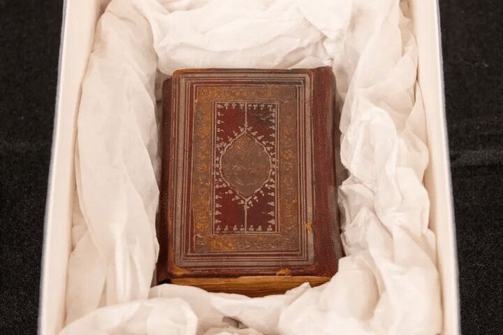 تصاویر | لحظه سوگند خوردن شهردار جدید نیویورک با قرآن