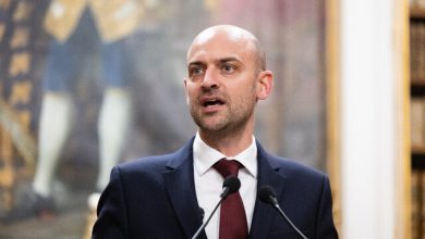 وزیر خارجه فرانسه: امکان مداخله نظامی آمریکا در گرینلند را باور ندارم