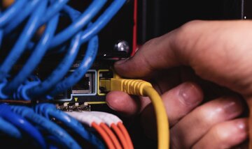 برقراری اینترنت بین‌الملل در اتاق تعاون برای تداوم فعالیت‌های اقتصادی