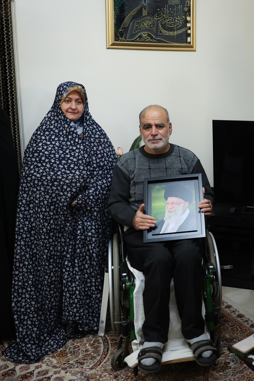 حضور نمایندگان رهبر انقلاب در منازل تعدادی از جانبازان+ تصاویر
