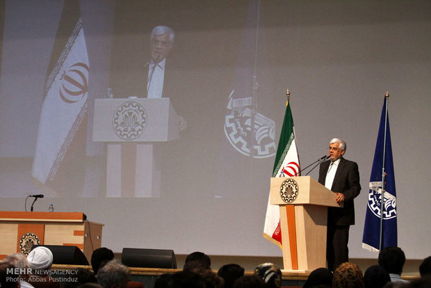 محمدرضا عارف: برنامه اقتصادی جنگ را آماده داریم/ در طول دولت چهاردهم هر روز با یک بحران یا مشکل مواجه بوده‌ایم