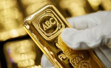 ریزش شدید قیمت طلا آغاز شد/ دلار در دستانداز سیاسی قرار گرفت