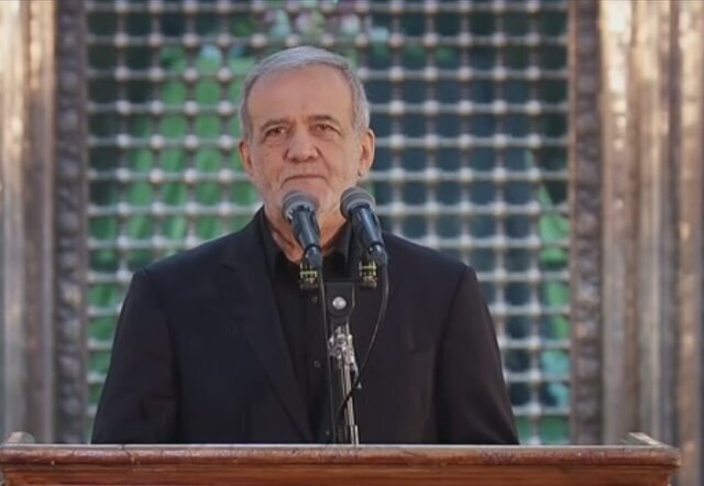 پزشکیان: ترامپ، نتانیاهو، و ... دنبال تجهیز بودند و عدهای از مردم بیگناه را همراه کردند/ وجود نازنین رهبری توطئهها را همیشه خنثی کرده است