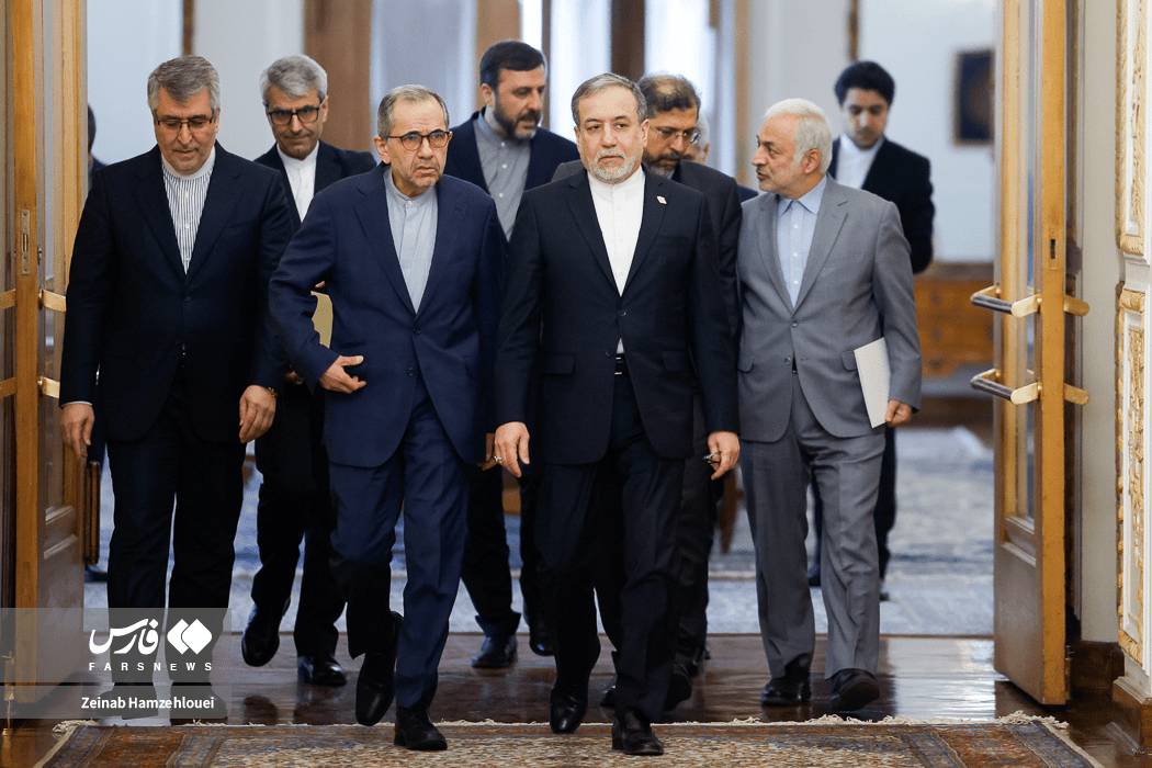 عکس/ نشست وزیر امور خارجه با سفرای خارجی مقیم تهران