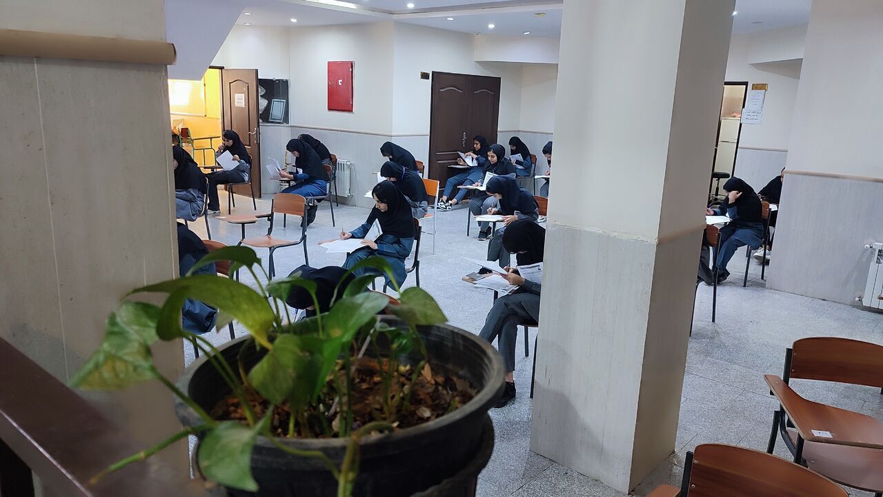 آزمونهای دانشجویان پزشکی تا چهارم بهمن ماه به تعویق افتاد / مجوزی برای برگزاری آزمون مجازی وجود ندارد