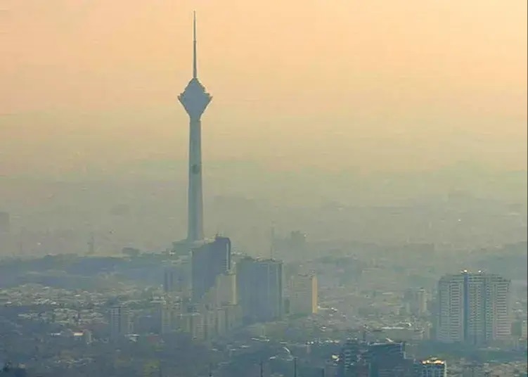 مسابقات فوتبال در استان تهران به دلیل آلودگی هوا تعطیل شد