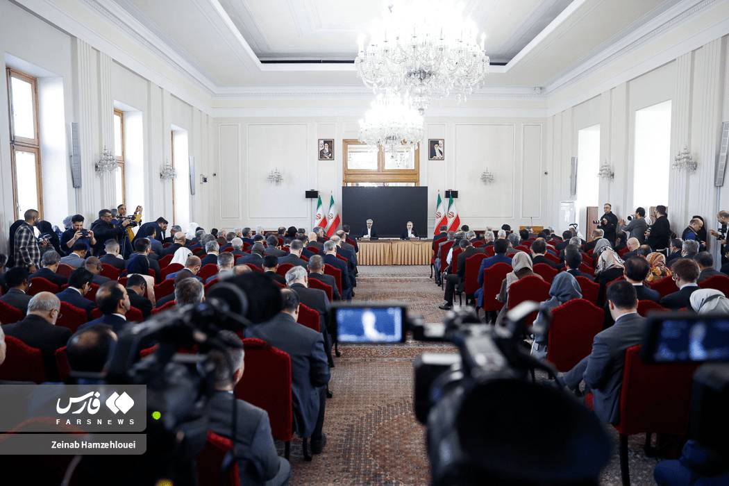 عکس/ نشست وزیر امور خارجه با سفرای خارجی مقیم تهران