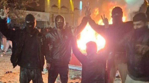 اغتشاشگران تعدادی از پزشکان را به شهادت رساندند