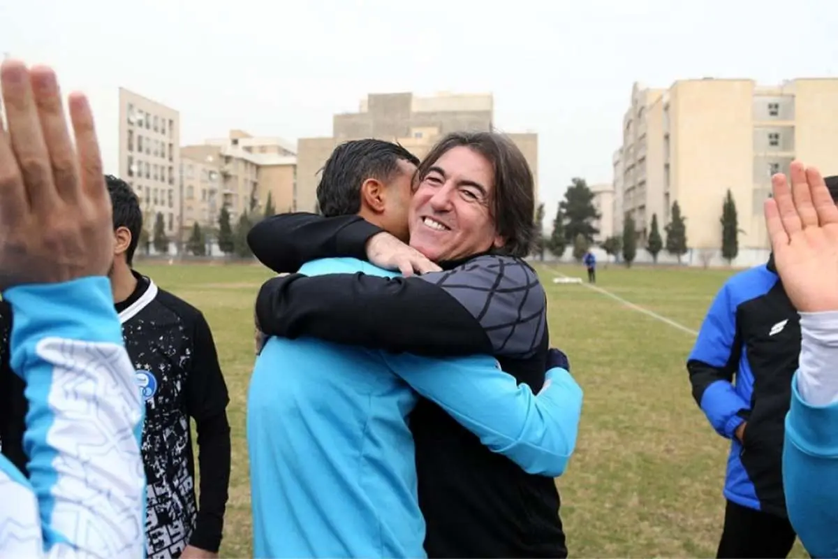 ساپینتو تکلیف را روشن کرد: هر ۳ نفر از استقلال بروند!