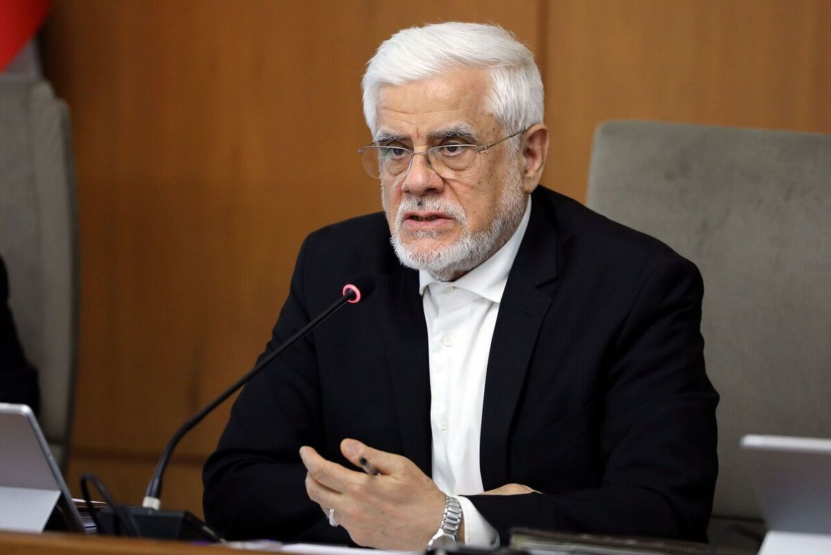 عارف: دولت در برابر مدیری که تولید خودروسازی را متوقف کند از اقتدار خود استفاده خواهد کرد