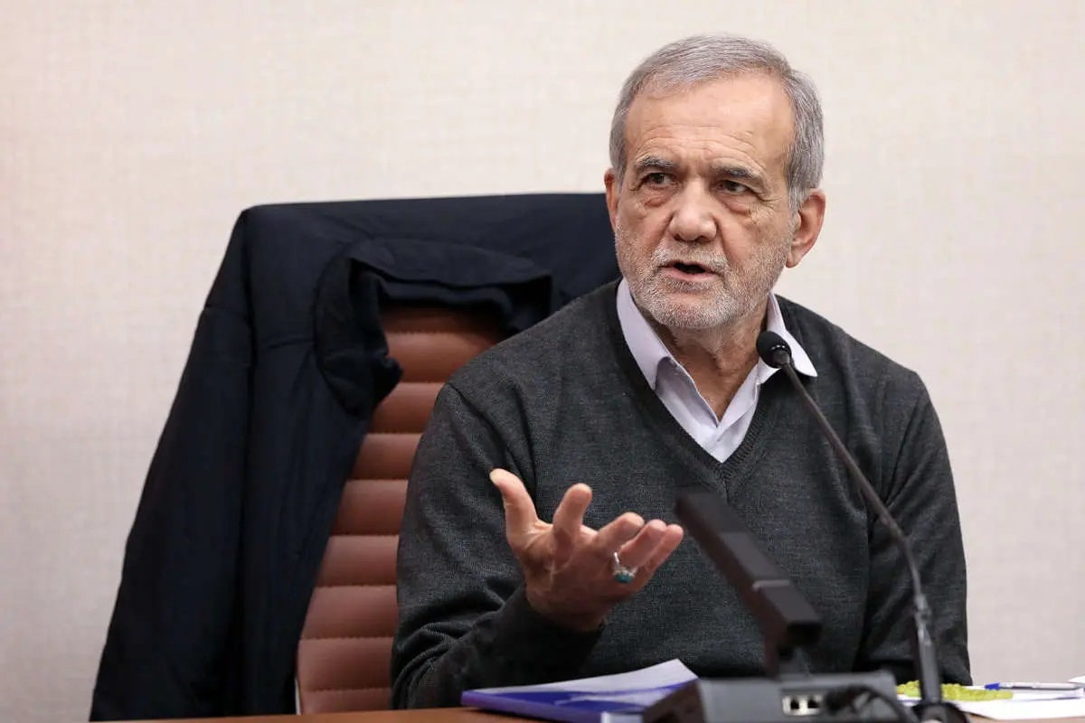 پزشکیان پس از گزارش عراقچی از مذاکرات: پزشکیان: شایسته نیست در رسانه‌ها سخنانی در مسیر توهین یا تحقیر همسایگان مطرح شود