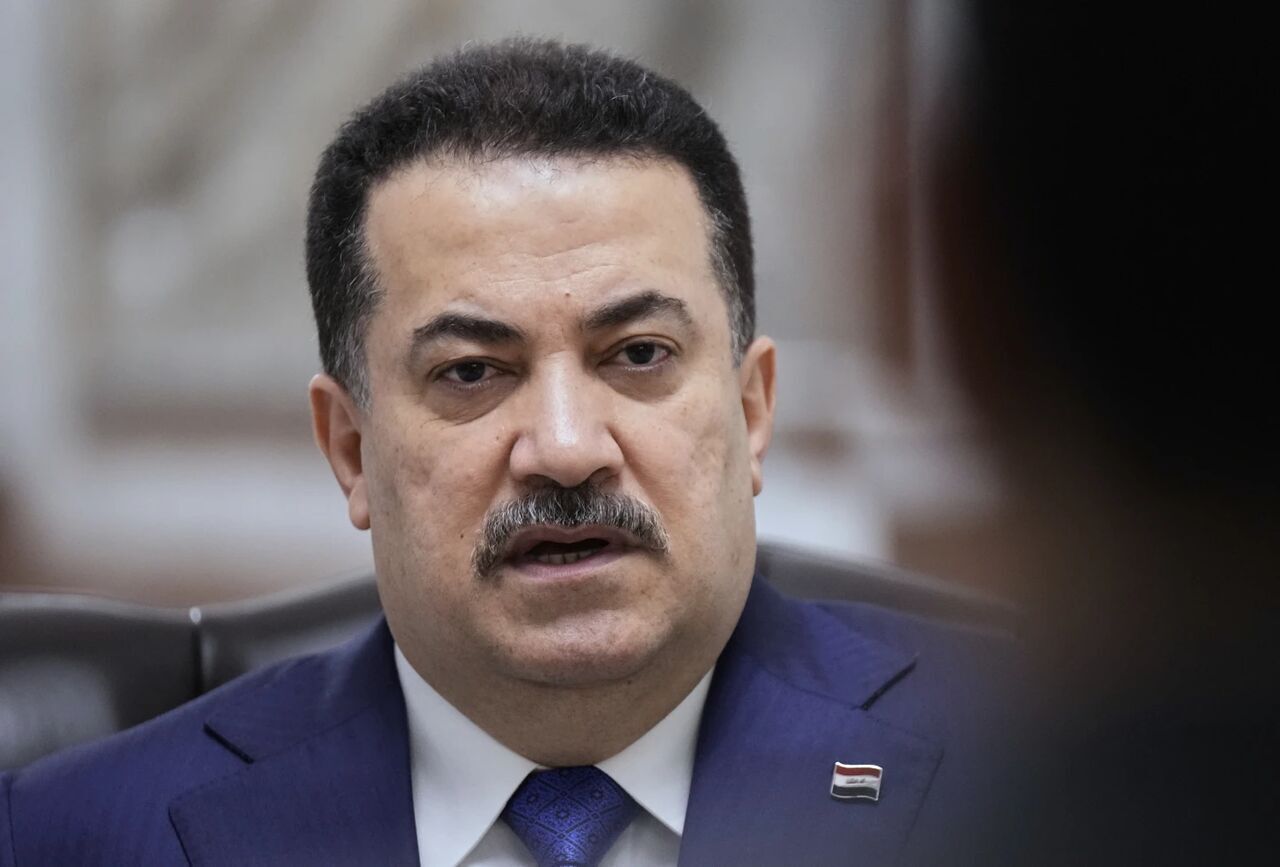 نخست‌وزیر عراق: دولت‌هایی که اتباعشان به اتهام عضویت در داعش در عراق زندانی هستند، اتباع خود را تحویل بگیرند / انتقال این زندانیان از سوریه به عراق، مبتنی بر ملاحظات امنیت ملی، منطقه‌ای و بین‌المللی بوده