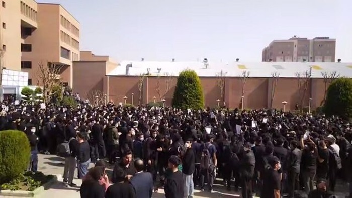 یک رسانه دولتی: تجمع در ۵ دانشگاه تهران