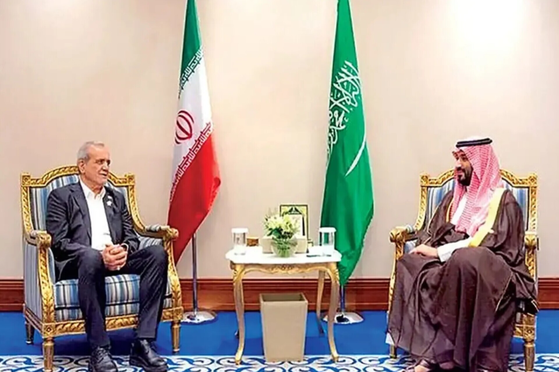 سفیر ایران در عربستان: در گفتوگویی که میان پزشکیان و بنسلمان انجام شده، هر دو طرف بر سر جلوگیری از جنگ در منطقه تأکید کردند/ با ریاض درباره پرونده هستهای مشورتهایی صورت گرفته