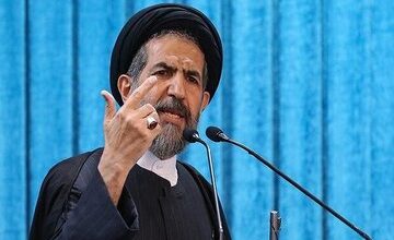 امام جمعه موقت تهران در مراسم چهلم جان‌باختگان حوادث دی‌ماه؛ مسئولان همواره در معرض خطر «هوای نفس» و «دلبستگی به قدرت» قرار دارند