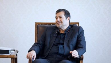 دنیامالی: یاد همه عزیزان از دست رفته گرامی/شیطان بزرگ جنایت می‌کند و کسی صدایش در نمی‌آید