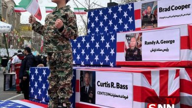 تابوت فرماندهان آمریکایی در راهپیمایی ۲۲ بهمن/ نام کدام ژنرال های ارتش آمریکا در کف خیابان تهران دیده شد؟ + تصاویر