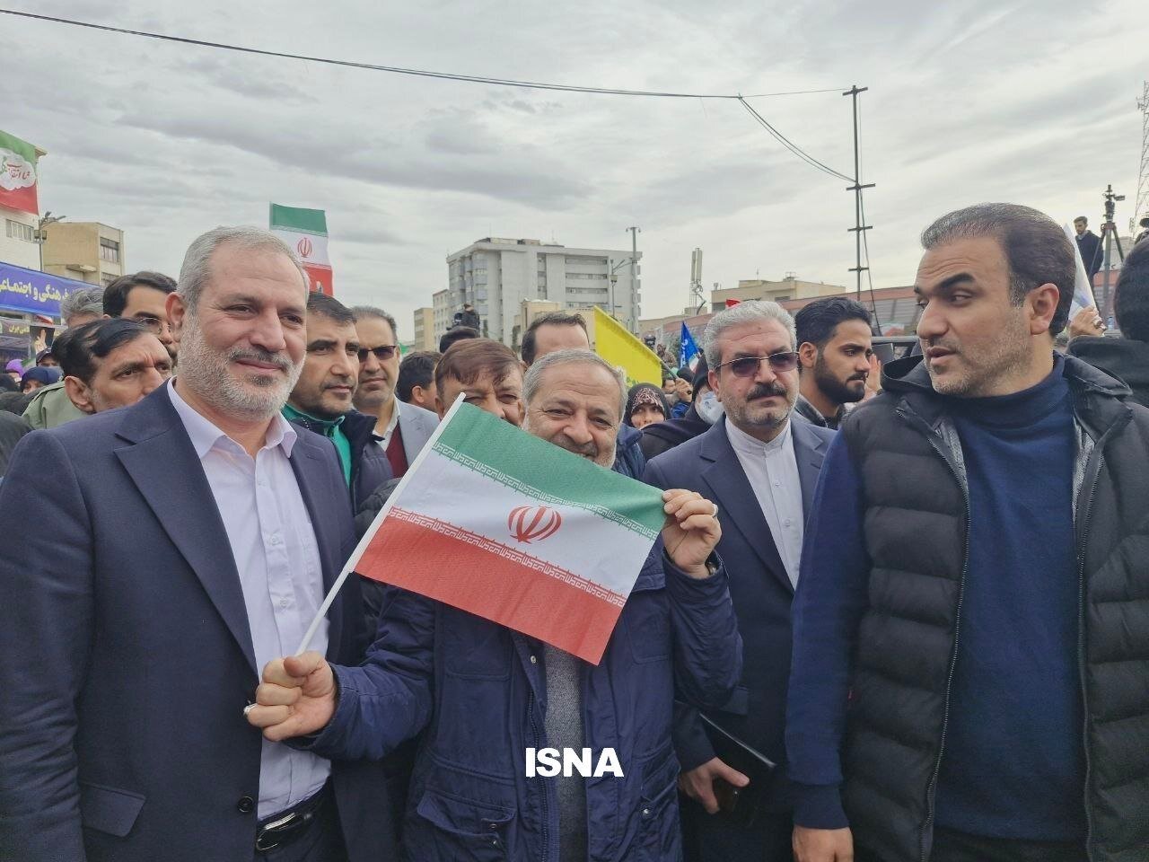 اعضای دولت در راهپیمایی ۲۲ بهمن حاضر شدند/ از عارف و عراقچی تا اسلامی و ستار هاشمی + تصاویر