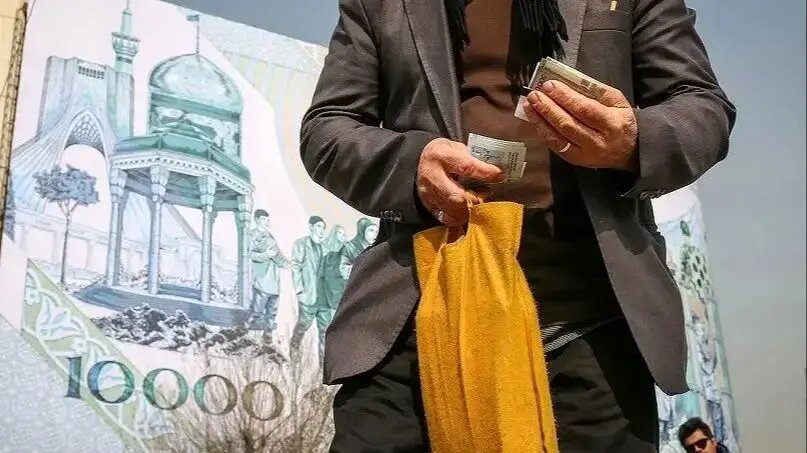 جزییات افزایش حقوق کارمندان در سال ۱۴۰۵ اعلام شد/ حقوق این گروه ۱۸ میلیون تومان اضافه میشود!