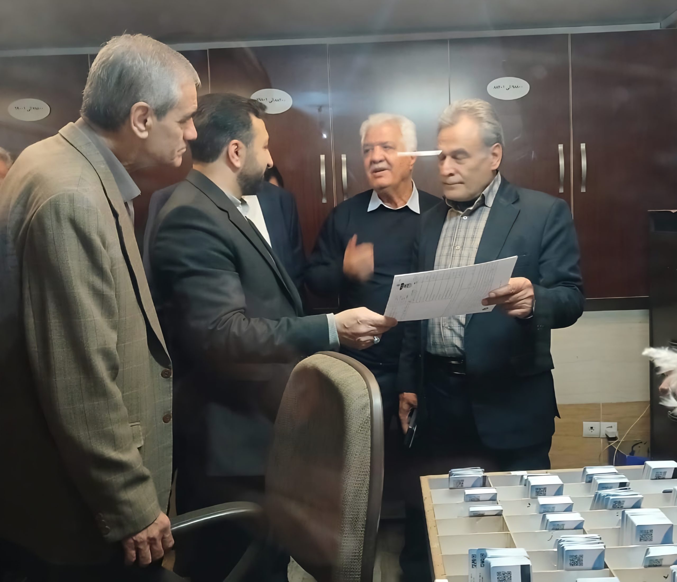 سفره بازنشستگان تامین اجتماعی چشم‌انتظار تصمیم عادلانه مزد برای سال ۱۴۰۵