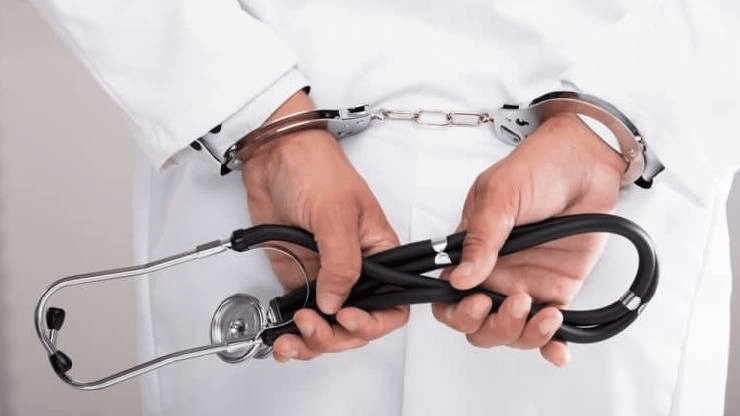 سازمان نظام پزشکی: ۳۳ پزشک در اغشاشات اخیر بازداشت شدند / تاکنون ۱۱ نفر از اعضای بازداشت‌شده آزاد شده‌اند؛ ۲۳ نفر دیگر همچنان در بازداشت هستند