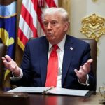 خبرنگار: آیا برای توافق با ایران جدول زمانی مشخصی وجود دارد؟/ ترامپ: حدس می‌زنم که ظرف یک ماه آینده؛ چیزی شبیه به این/ تا هر وقت که بخواهم با ایرانی‌ها صحبت خواهم کرد