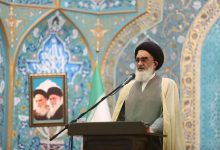 امام جمعه قم: مخاطب شعار مرگ بر امریکا، مردم آمریکا نیستند، بلکه دولت‌های مستکبر و سیاست‌های خصمانه‌ای است که سال‌ها علیه ملت ایران اعمال شده است