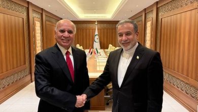 گفت‌وگوی عراقچی با همتای عراقی خود درباره مذاکرات هسته‌ای/ فؤاد حسین بر اهمیت دستیابی به نتایج مثبت در جریان نشست احتمالی آتی با آمریکا در ژنو سوئیس تأکید کرد
