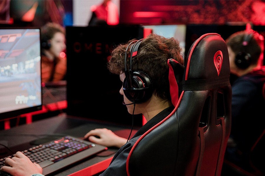 مدیرعامل بازیهای رایانهای: عربستان و برخی دیگر از کشورهای حاشیه خلیج فارس گیمرهای حرفهای ما را جذب کرده و با اعطای ویزای گیمری، آنها را به تیمهای خود دعوت کردهاند