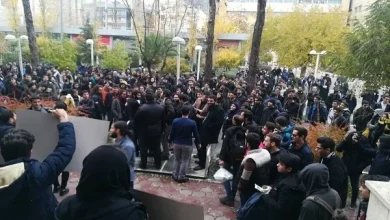 اعتراض و تجمع در دانشگاه های تهران، امیرکبیر، شریف و الزهرا / پیامک ممنوع‌الورودی / درگیری فیزیکی و خشونت/ آتش‌زدن پرچم ایران