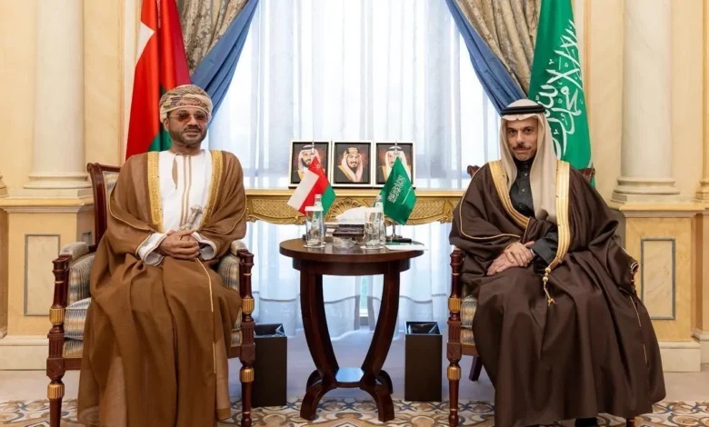 گفت وگوی تلفنی وزیر خارجه عربستان با همتایان عمانی، ترکیه‌ای و پاکستانی درباره آخرین تحولات منطقه‌