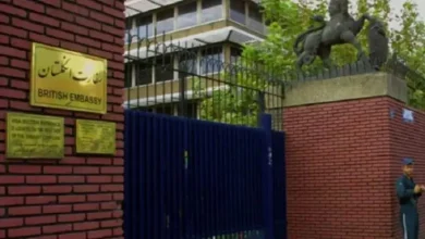 دستور خروج تمام کارکنان سفارت انگلیس از ایران
