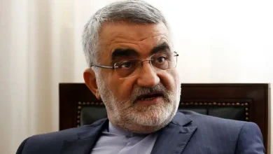 علاءالدین بروجردی: مردم تحت تاثیر جنگ روانی آمریکا قرار نگیرند و با آرامش به زندگی عادی خود ادامه دهند