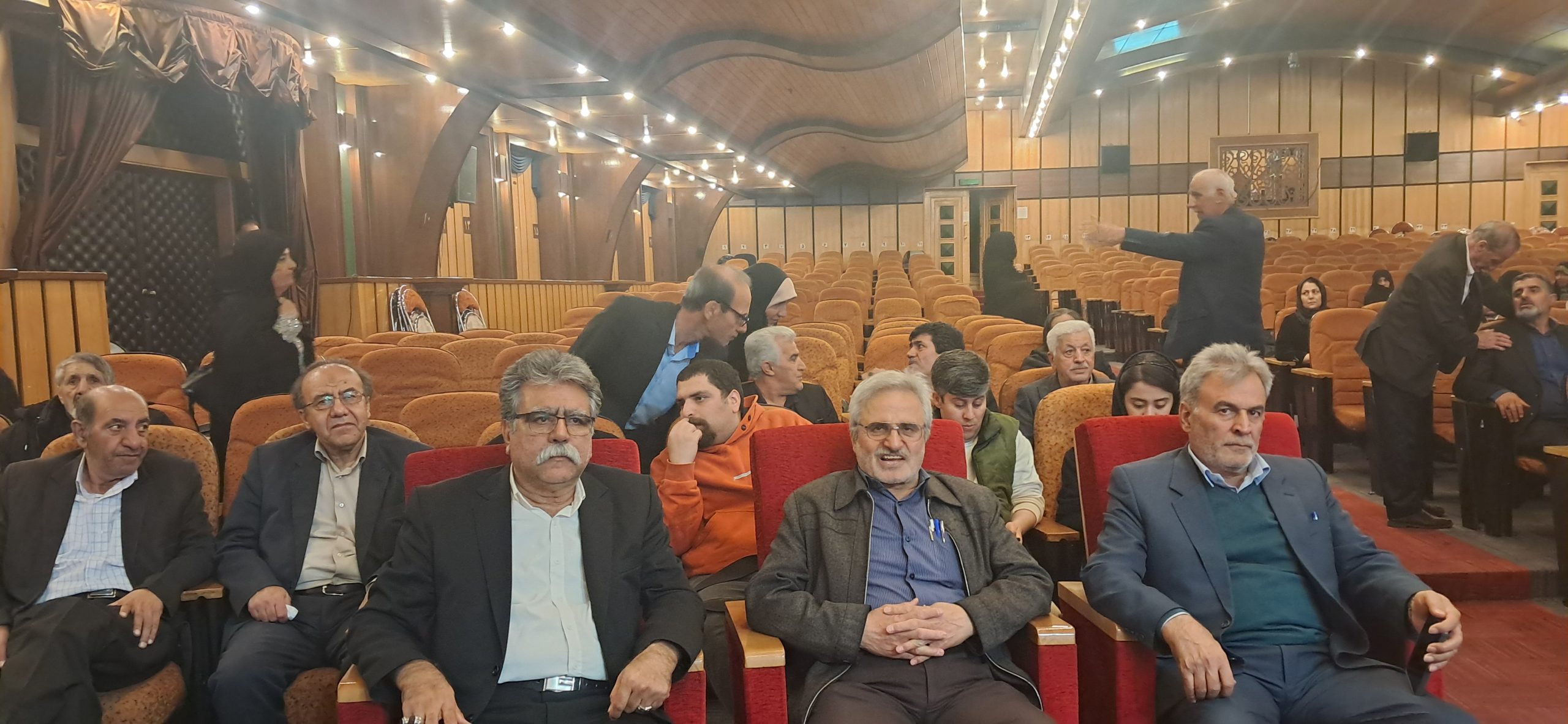 تقدیر بازنشستگان تامین اجتماعی از مدیرعامل بانک رفاه؛ تأکید بر نقش اسماعیل لله‌گانی در تقویت جایگاه بانک و توسعه خدمات به بازنشستگان