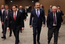 وزیر خارجه ترکیه: همتای آمریکایی‌ام به من اطمینان داد که واشنگتن قصد ندارد کردها را وارد نبرد کند