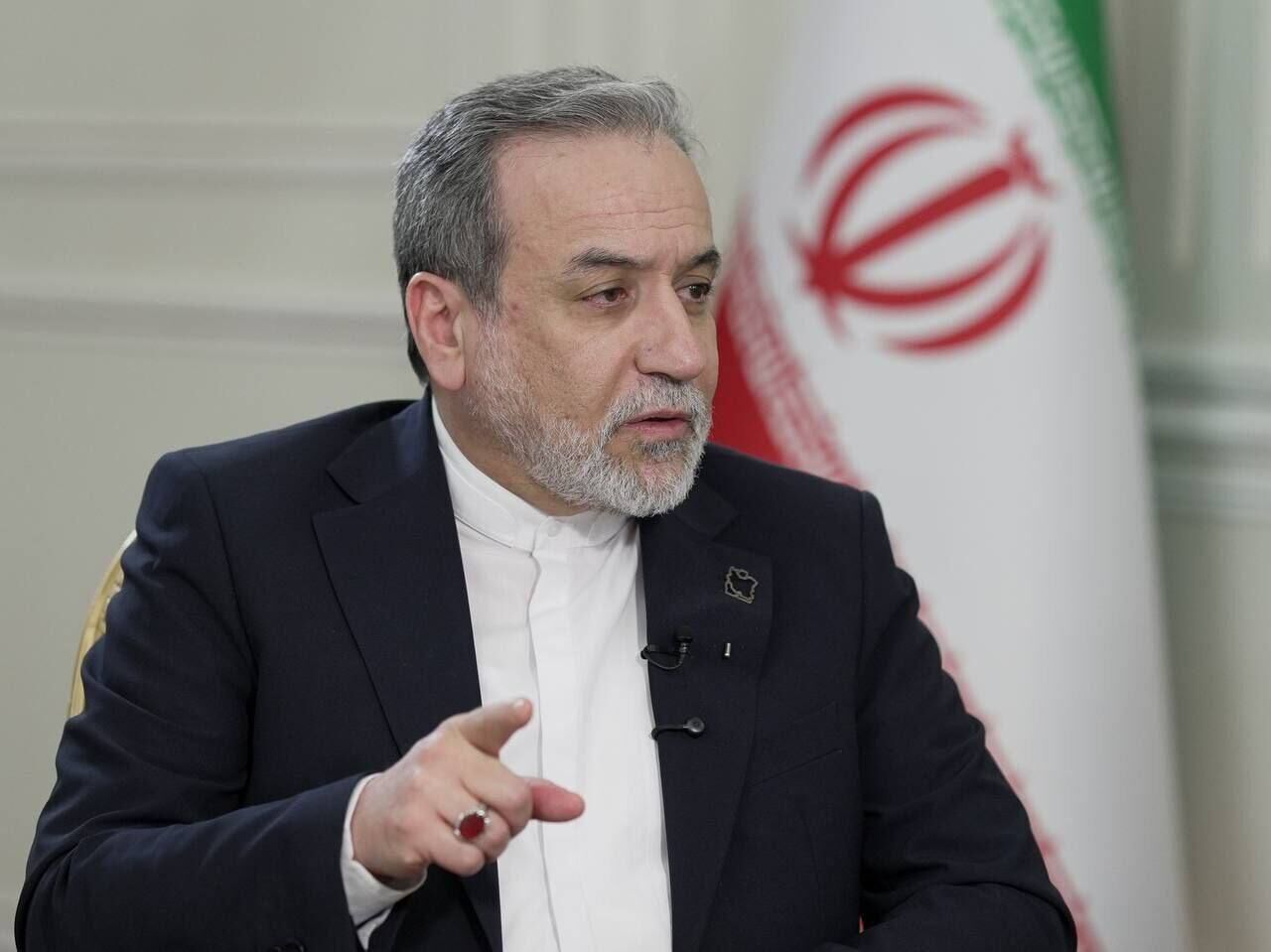 عراقچی: مقام‌های ایالات متحده با انتشار اخبار جعلی در حال دستکاری بازار‌ها هستند؛ این کار آنها را از سونامی تورمی که خودشان بر مردم آمریکا تحمیل کرده‌اند، نجات نخواهد داد