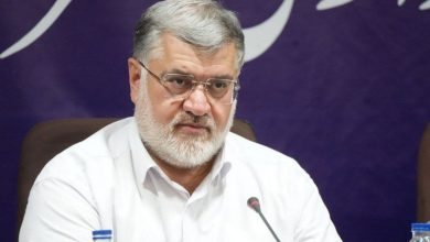 توضیح استاندار تهران درباره نحوه فعالیت بانکها/ معتمدیان؛ ذخایر کالاهای اساسی برای ماهها کافی است/ ترمیم سریع ۱۳۰ نقطه آسیبدیده شبکه برق پایتخت