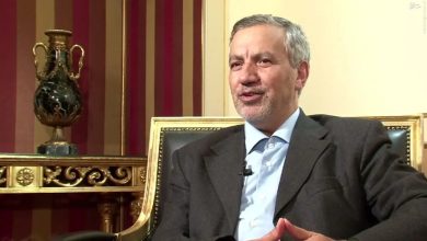 تصویری از عطاءالله مهاجرانی و علی لاریجانی در سال‌های دور