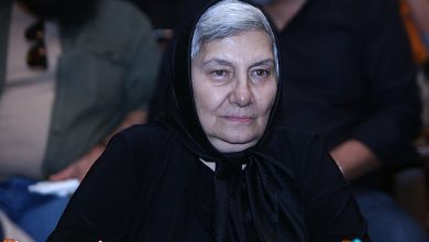 با حضور در تجمع مردمی در میدان ولیعصر(عج)؛ «فریده سپاه‌منصور» فریاد «مرگ بر وطن‌فروش خائن» سر داد+ فیلم
