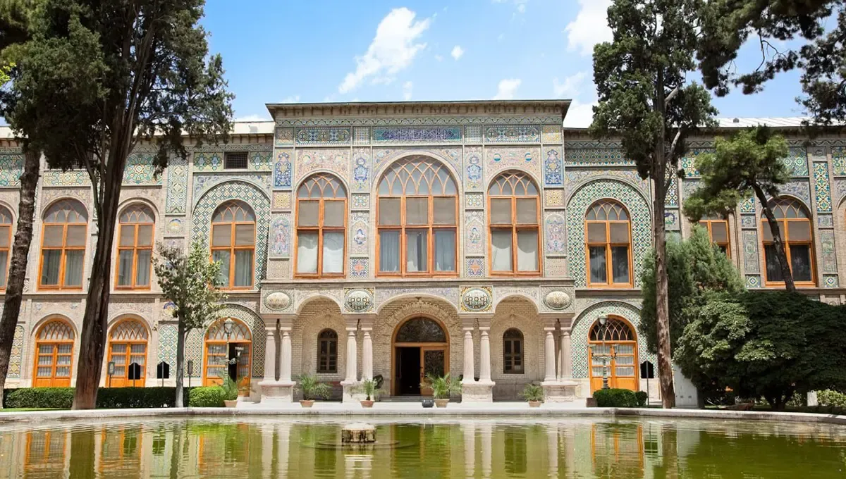 آخرین وضعیت کاخ گلستان پس از انفجار میدان ارگ/ اشیای تاریخی به مخازن امن منتقل شدند